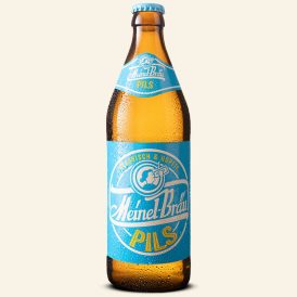 Eine Euro-Bierflasche 500 ml mit einem türkis-blauen Etikett.